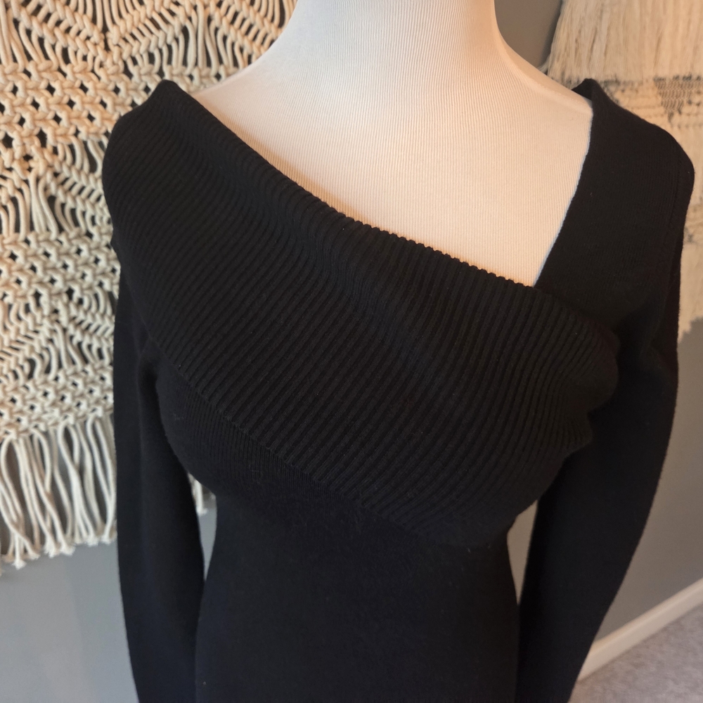Evereve Black Asymmetrical Long Sleeve Sweater Dress - Picture 2 of 6